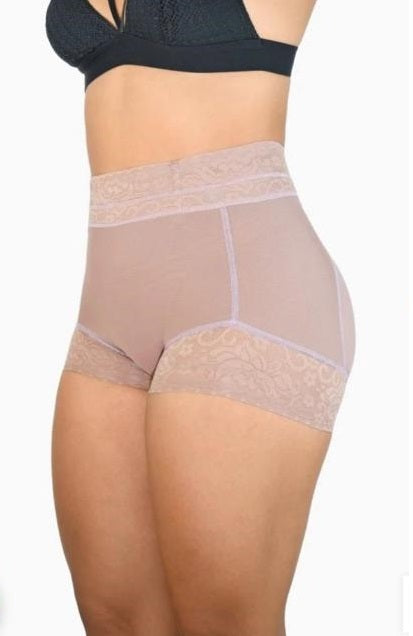 FAJA SHORT CACHETERO LEVANTA COLA